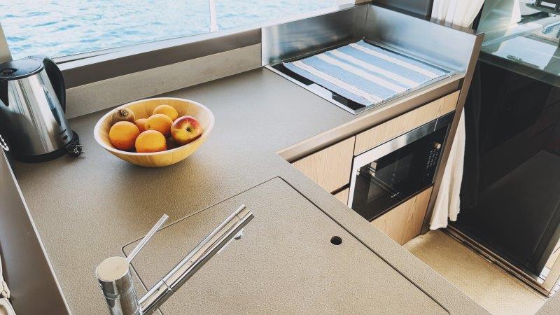 2017 FERRETTI YACHTS 550 